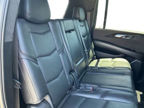 Used 2018 Cadillac Escalade ESV Platinum AWD/4WD image 14