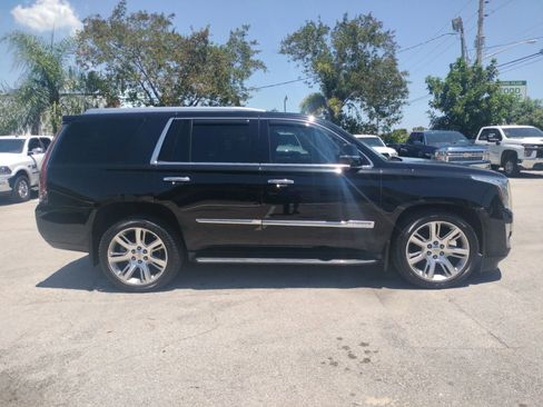Used 2015 Cadillac Escalade Luxury AWD/4WD image 11
