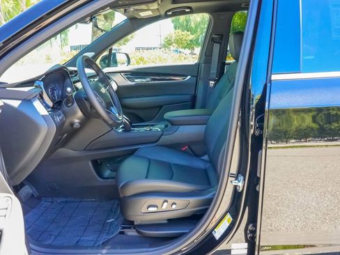 Certified 2025 Cadillac XT6 Premium Luxury w/ Technology Package image 21