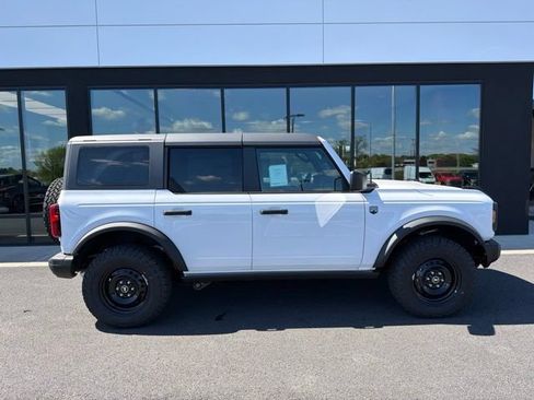 New 2026 Ford Bronco Big Bend w/ Black Diamond Package AWD/4WD image 2