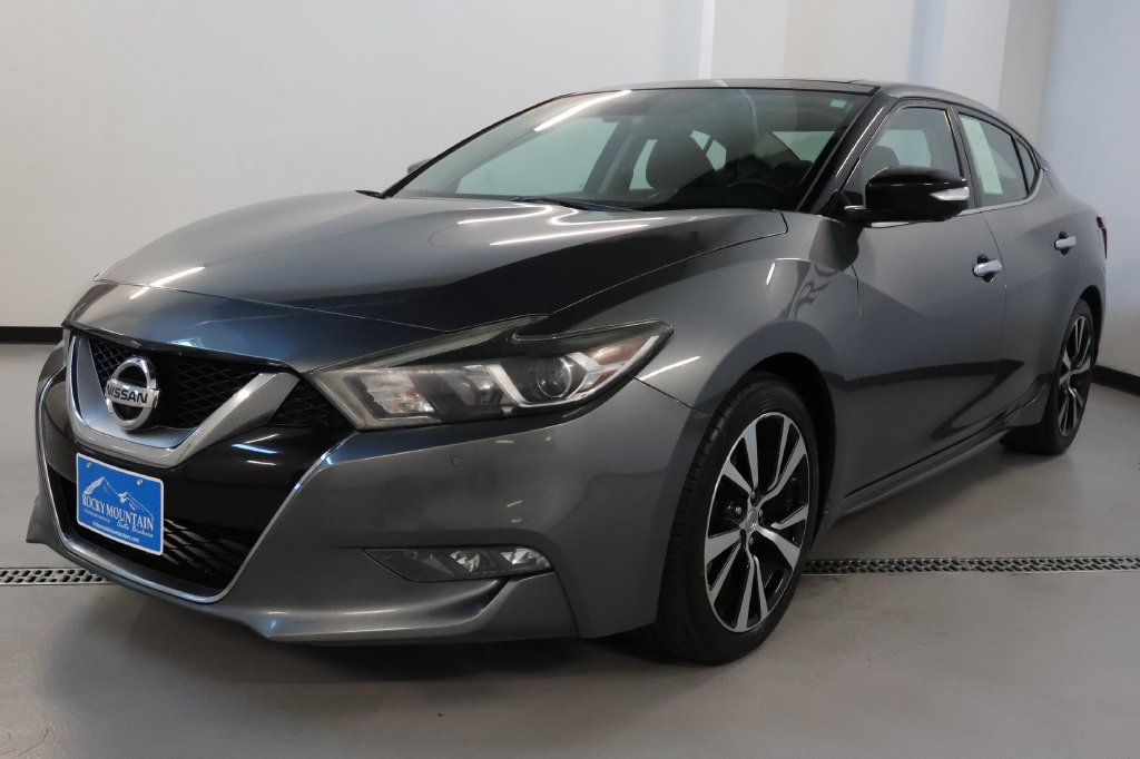 Used 2017 Nissan Maxima Platinum w/ Interior Lighting Package FWD image 3