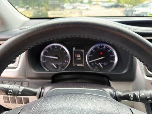 Used 2018 Toyota Highlander XLE FWD image 22
