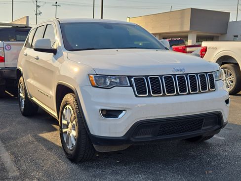 Used 2022 Jeep Grand Cherokee Laredo E image 3