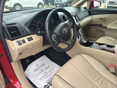 Used 2014 Toyota Venza Limited image 8