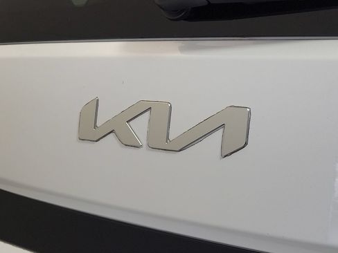Used 2023 Kia Soul LX FWD image 7
