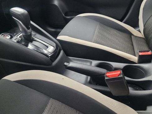Used 2021 Nissan Versa SV FWD image 26