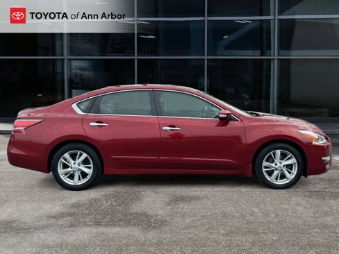 Used 2015 Nissan Altima 2.5 SV w/ Convenience Package image 12