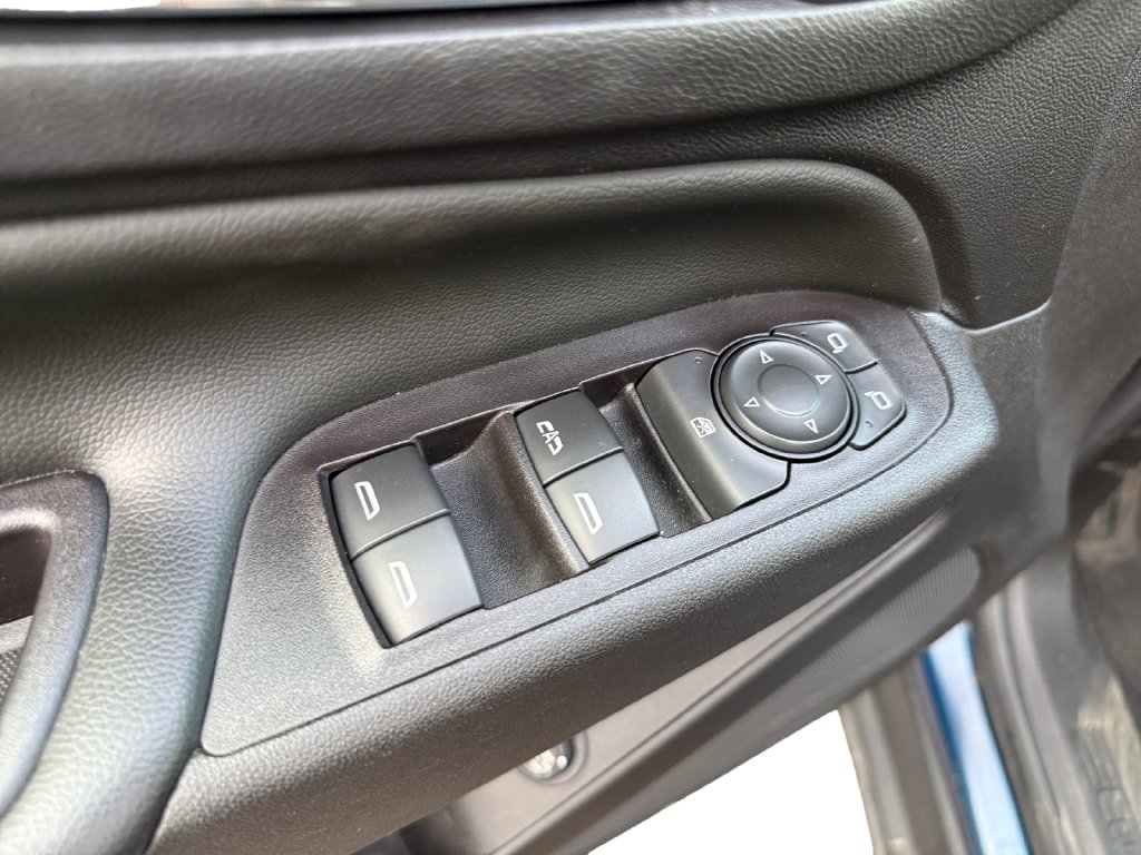 Used 2021 Chevrolet Equinox LT FWD image 25