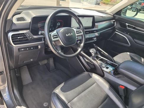 Used 2024 Kia Telluride S w/ S Sunroof Package FWD image 17