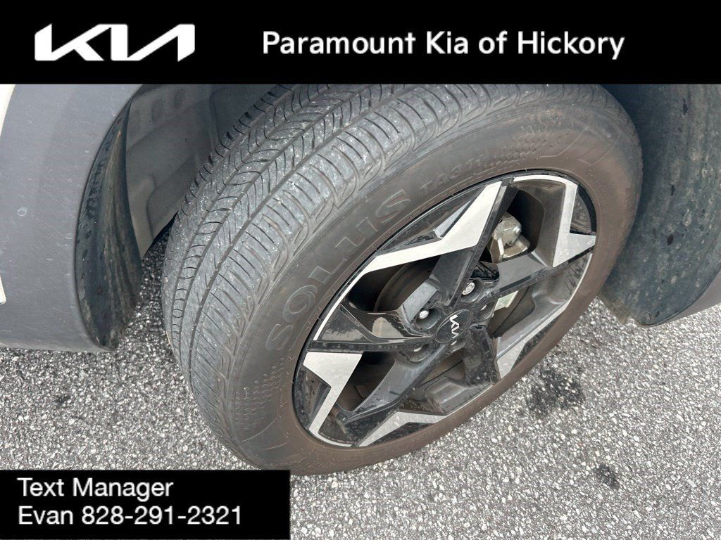 Used 2025 Kia Seltos EX w/ EX Sunroof Package FWD image 10