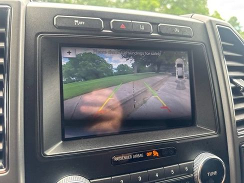 Used 2019 Ford Expedition XLT w/ Equipment Group 202A RWD image 21