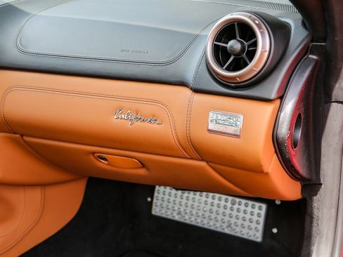 Used 2010 Ferrari California image 33