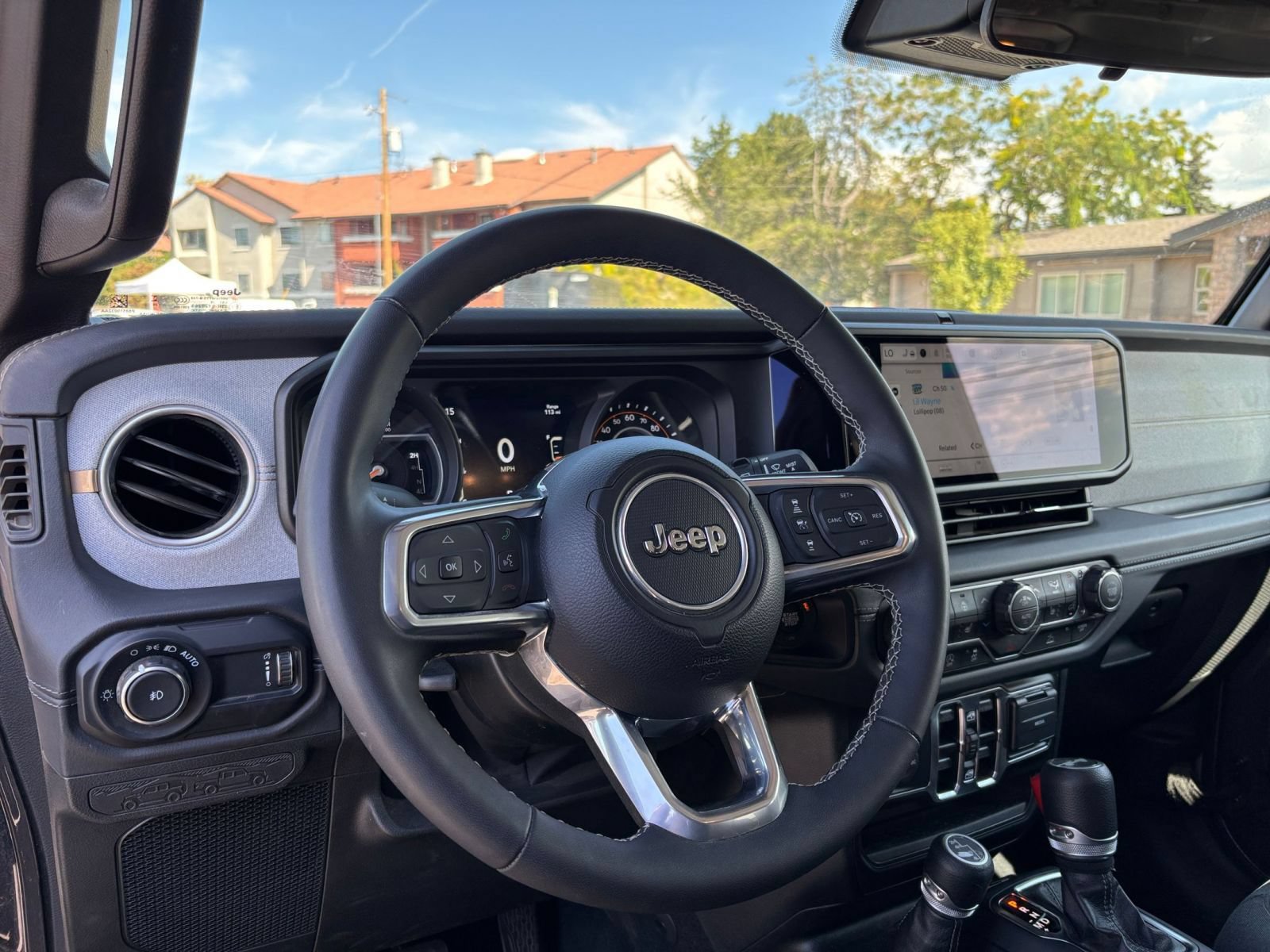 Used 2025 Jeep Wrangler Unlimited Sahara AWD/4WD image 33