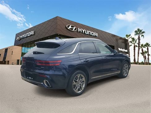 Used 2025 Genesis GV70 2.5T image 3