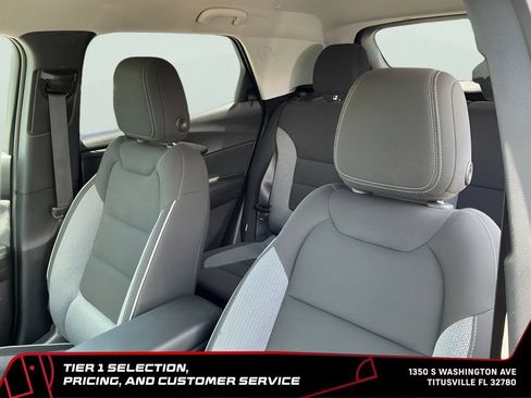 Used 2025 Chevrolet TrailBlazer LT AWD/4WD image 15