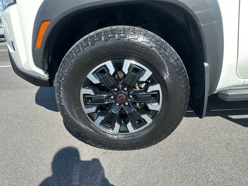 Used 2022 Nissan Frontier PRO-4X AWD/4WD image 12