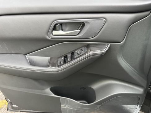 New 2026 Nissan Rogue SV w/ Cold Weather Package FWD image 9