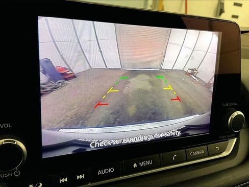 Used 2023 Nissan Rogue SV image 20