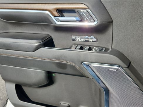 Used 2023 Chevrolet Silverado 1500 High Country w/ Technology Package AWD/4WD image 8