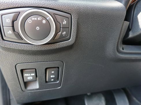 Used 2019 Ford F150 XLT w/ Equipment Group 302A Luxury AWD/4WD image 15
