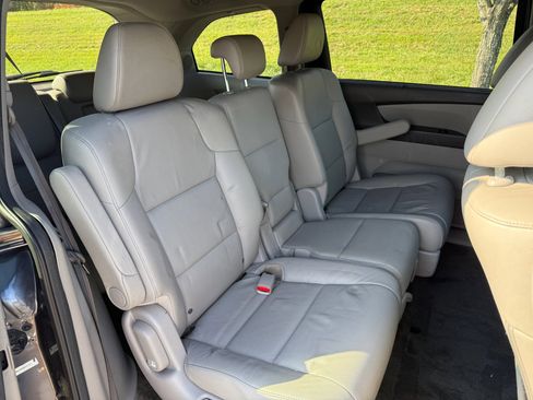 Used 2016 Honda Odyssey Touring Elite image 25