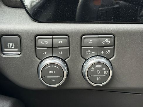 Used 2026 GMC Sierra 1500 SLT w/ SLT Premium Plus Package image 18