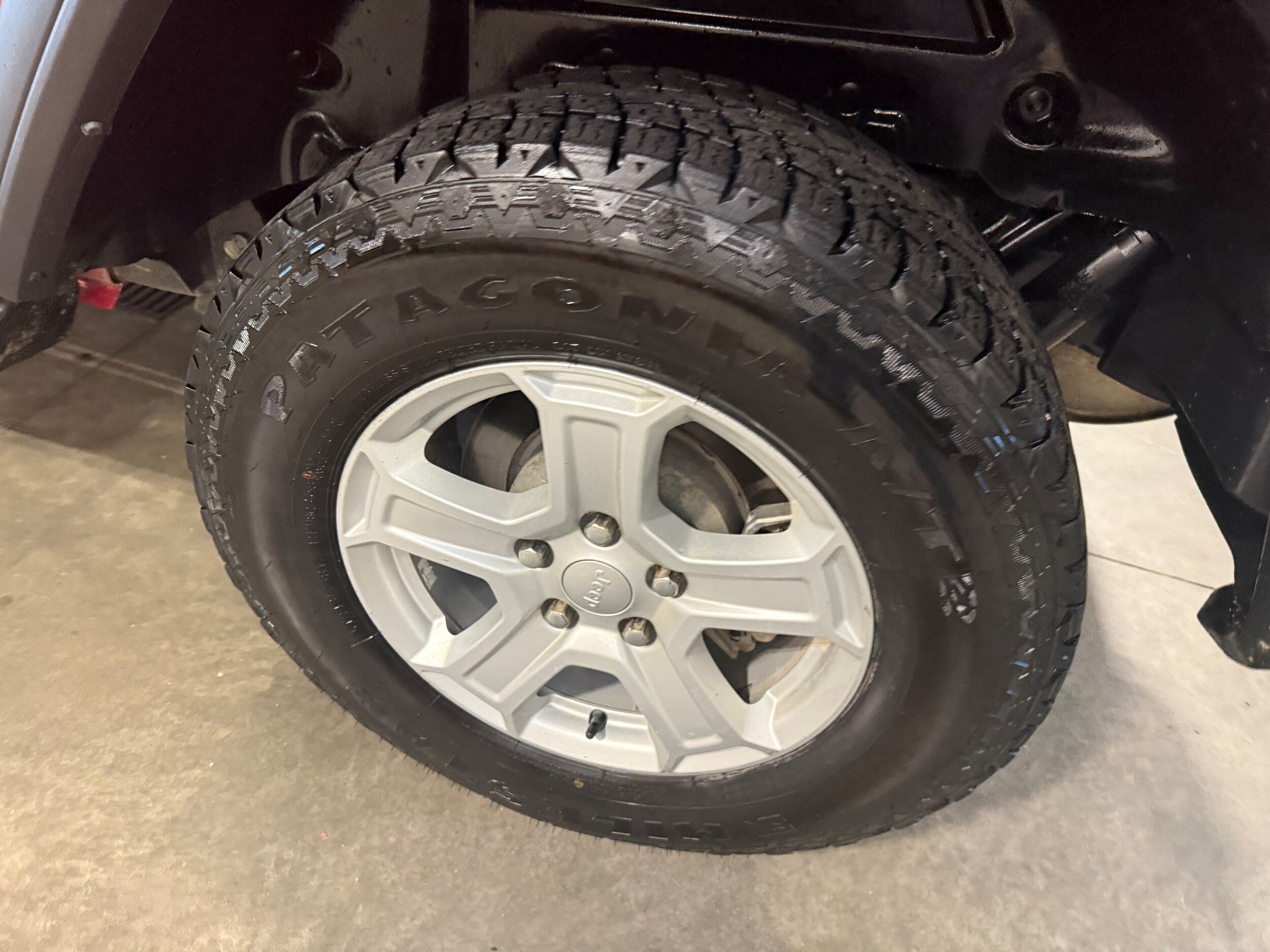 Used 2022 Jeep Wrangler Unlimited Sport w/ Cold Weather Group AWD/4WD image 31