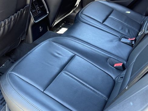 Used 2023 Porsche Macan S w/ Sport Chrono Package image 22