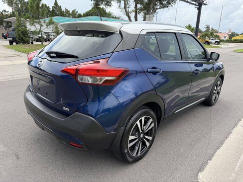 Used 2019 Nissan Kicks SR w/ SR Premium Package FWD image 6
