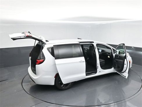 New 2026 Chrysler Pacifica Select image 53