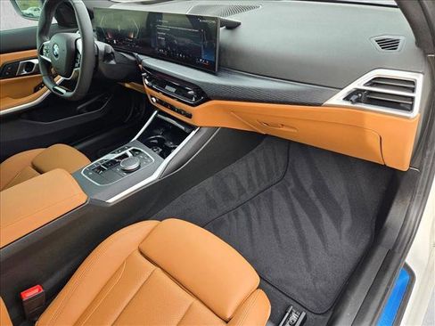 Used 2025 BMW 330i Sedan w/ Premium Package image 22
