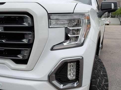 Used 2020 GMC Sierra 1500 AT4 w/ AT4 Premium Package AWD/4WD image 3