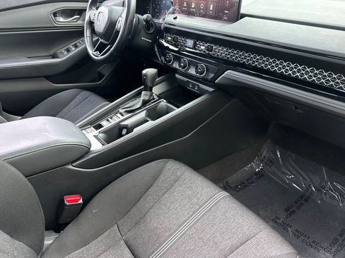 Used 2024 Honda Accord Sport image 32