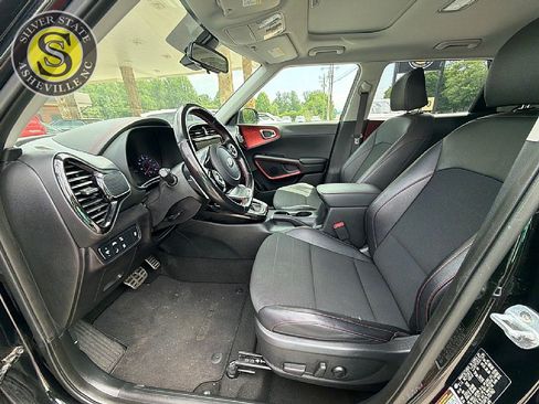 Used 2020 Kia Soul GT-Line Turbo FWD image 11