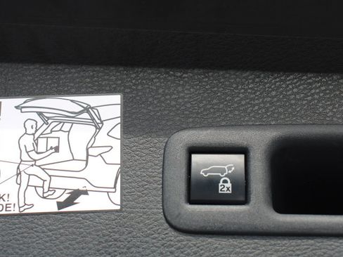 Certified 2024 Toyota Sienna XLE image 15