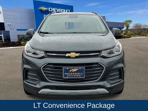 Used 2017 Chevrolet Trax LT w/ LT Convenience Package image 2
