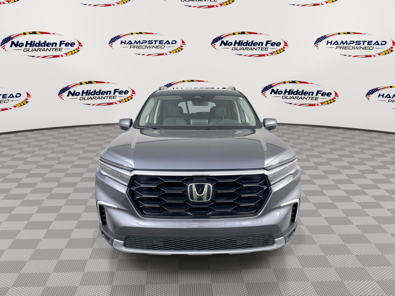 Used 2025 Honda Pilot Touring image 4