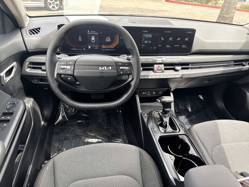 Used 2025 Kia K4 FWD image 30