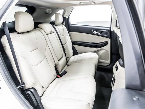 Used 2019 Ford Edge Titanium FWD image 35