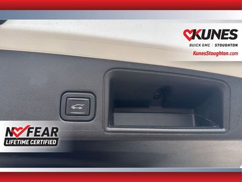 Used 2023 GMC Terrain SLT image 48