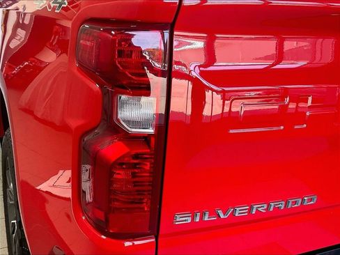 Used 2023 Chevrolet Silverado 1500 LT AWD/4WD image 34