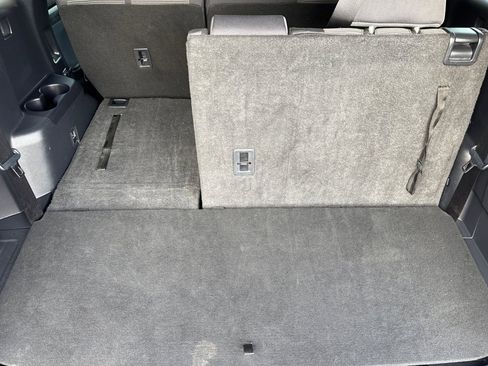 Used 2025 Toyota Highlander LE image 16