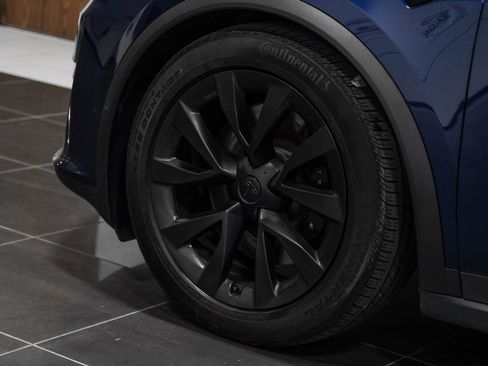 Used 2022 Tesla Model X image 63