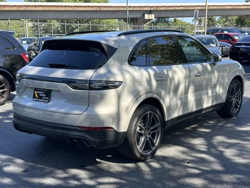 Used 2023 Porsche Cayenne S AWD/4WD image 7