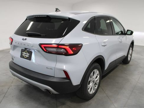 Used 2025 Ford Escape Active AWD/4WD image 9