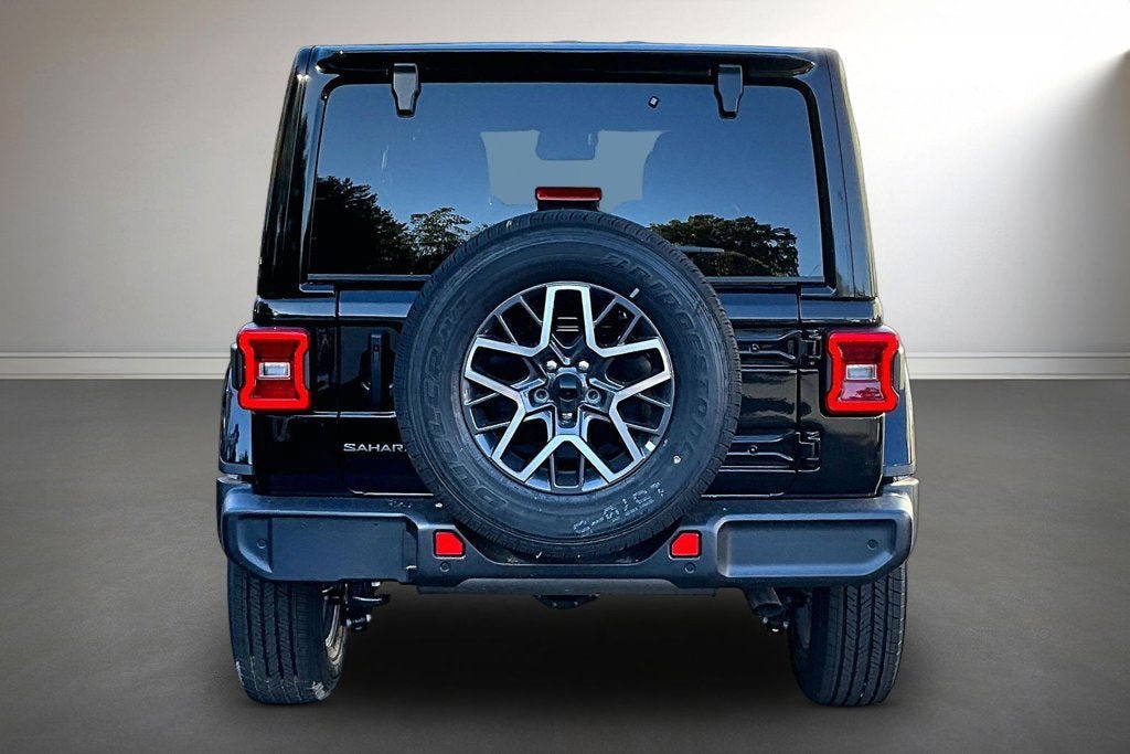New 2026 Jeep Wrangler Unlimited Sahara AWD/4WD image 4