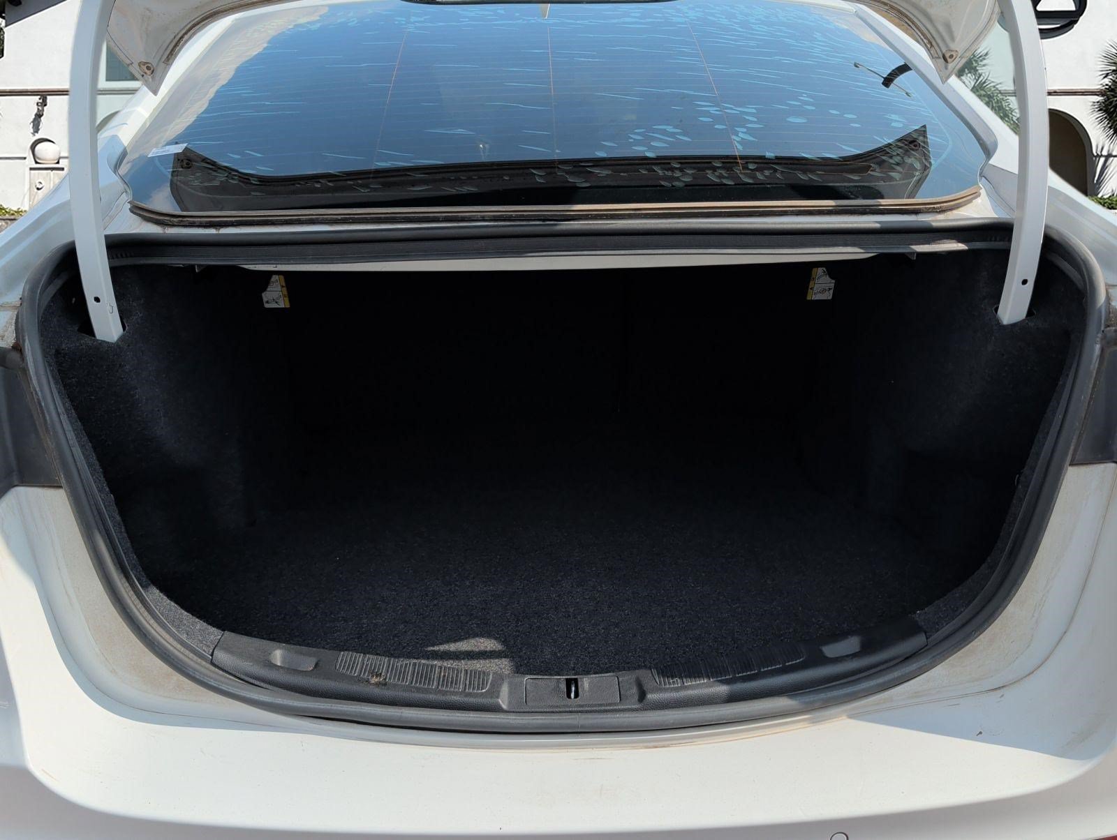 Used 2020 Ford Fusion SE FWD image 27