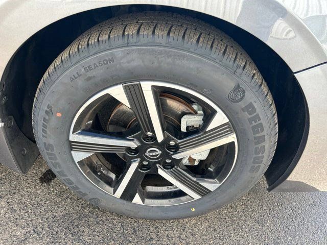 Used 2024 Nissan Sentra SV FWD image 48