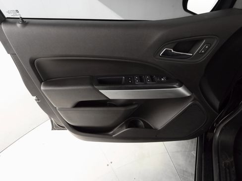 Used 2018 Chevrolet Colorado LT image 29