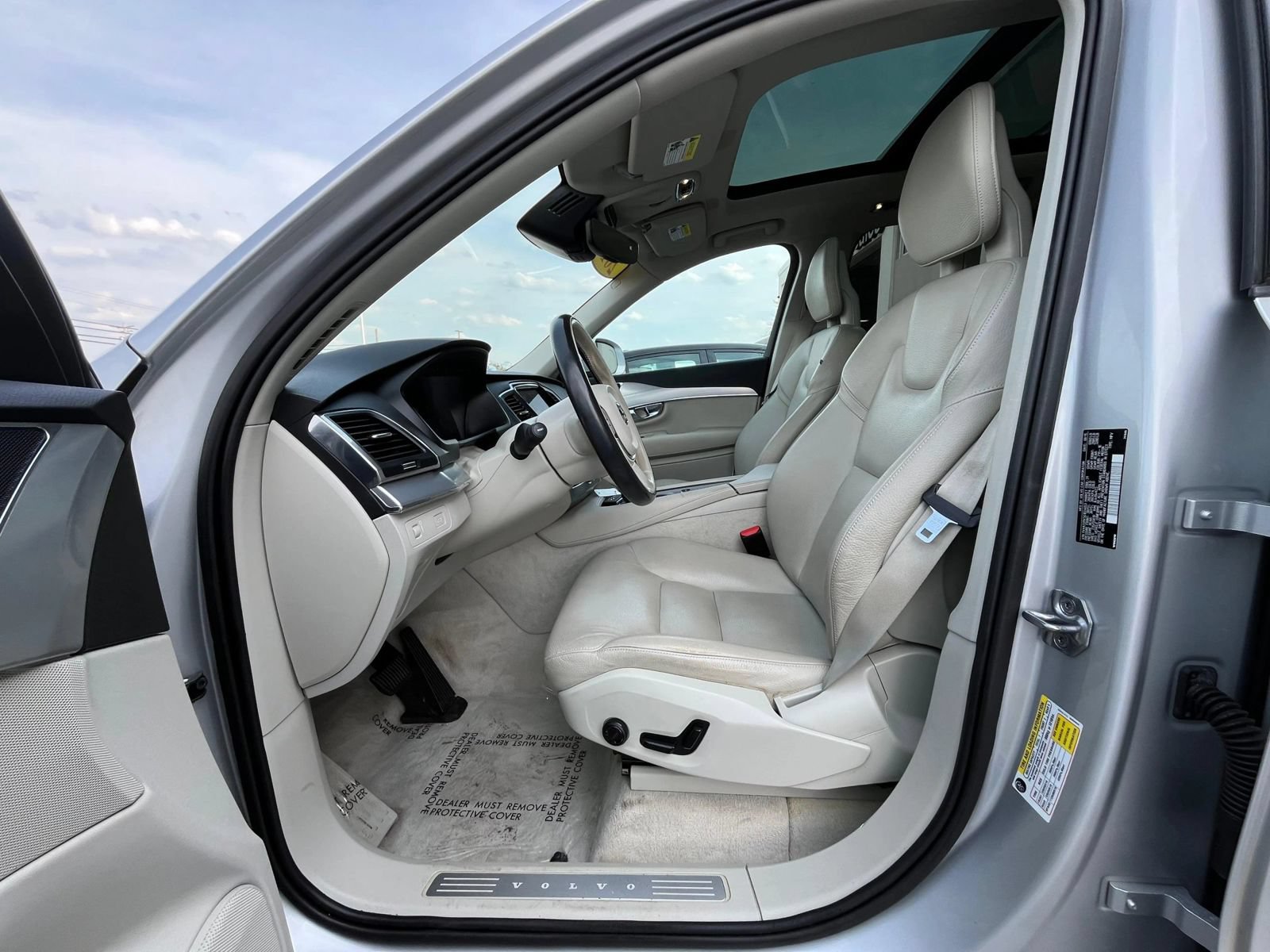 Used 2016 Volvo XC90 T6 Momentum AWD/4WD image 34
